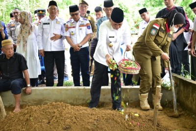 Bupati OKI Lepas Jenazah Abdurrahman ke…