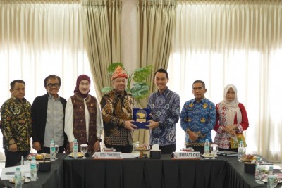 Bupati OKI Suarakan Kesejahteraan Guru PPPK…