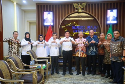 Gubernur Sumsel Herman Deru dan Rektor UNSRI…