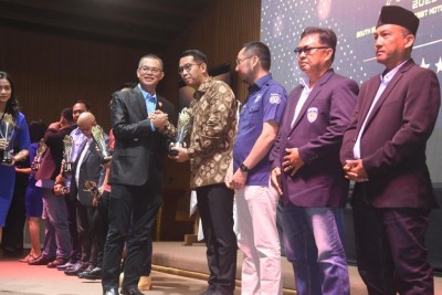 IMI Awards, Pj. Bupati Apriyadi Dinobatkan…