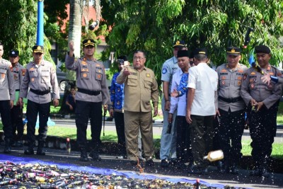 Jelang Lebaran Forkopimda OKI Musnahkan…