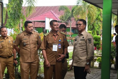 Kunjungi Sejumlah Sekolah, Pj. Bupati OKI…