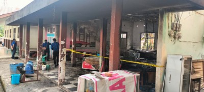 Lima Kantin SMPN 4 Palembang Terbakar Hebat,…