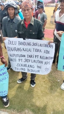 Masyarakat Desa Teloko Gelar Aksi Didepan…