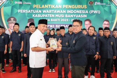 Pj. Bupati Apriyadi Minta PWI Muba Turut…