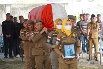 Pj. Bupati OKI Lepas Jenazah Diky Sakti…