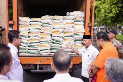 Salurkan 390 Ton Beras untuk Warga Prasejahtera…
