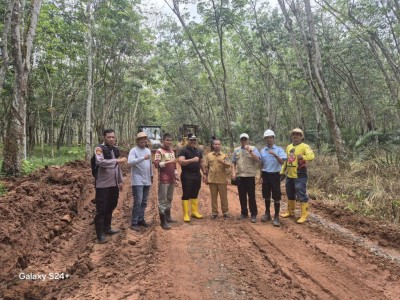 Sampoerna Agro Bantu Perbaikan Jalan, Bukti…