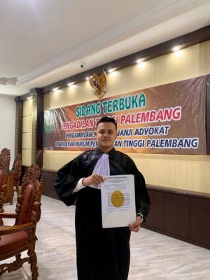 Sandi Kurniawan : Advokat Muda yang Memperjuangkan…