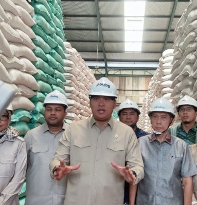 Stok Beras Tembus 5,1 Juta Ton, Gudang Bulog…