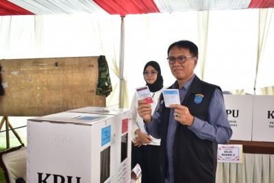 Warga OKI Gunakan hak Pilih, Pilkada Berjalan…